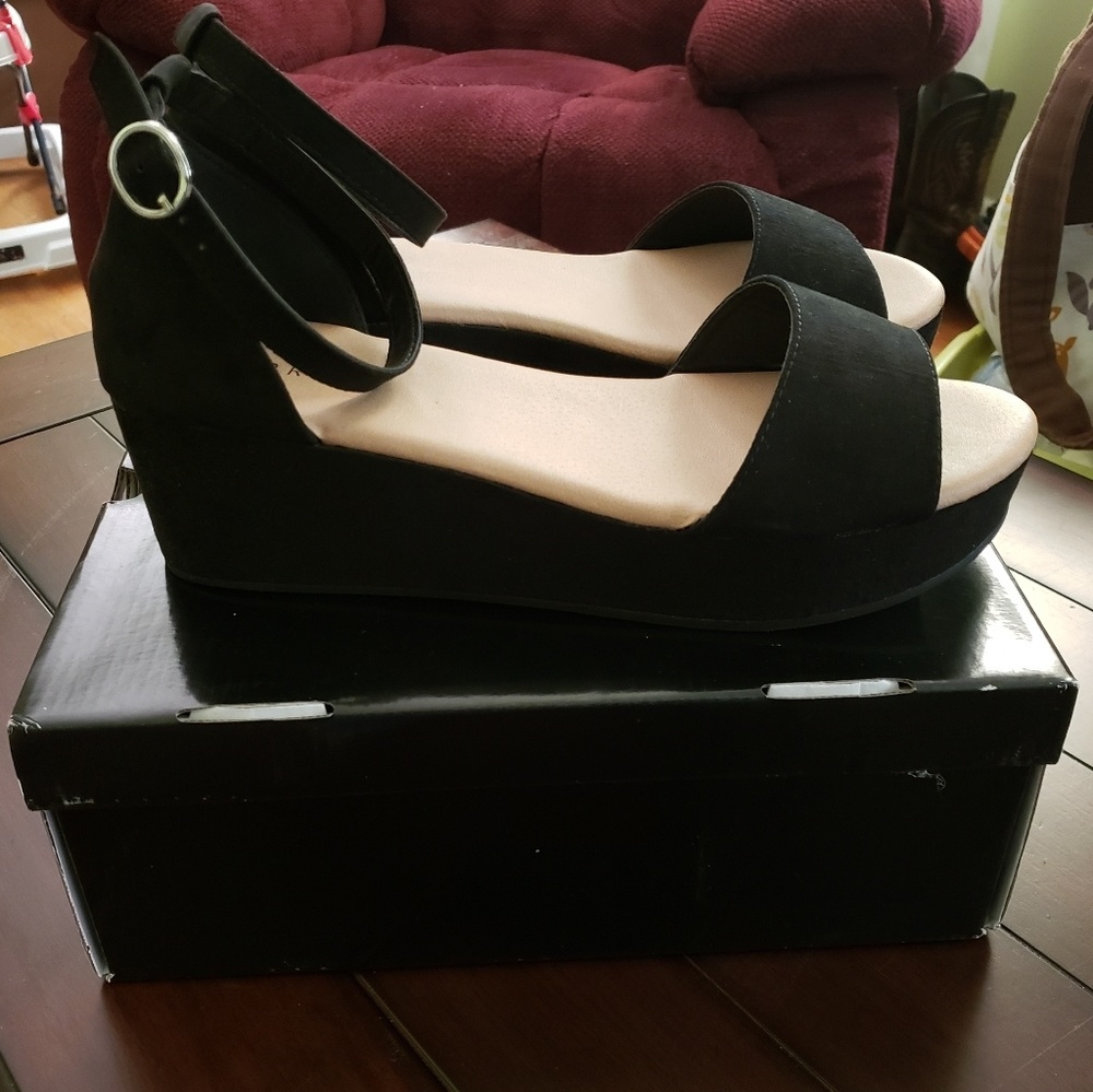 Torrid Criss Cross Sandals